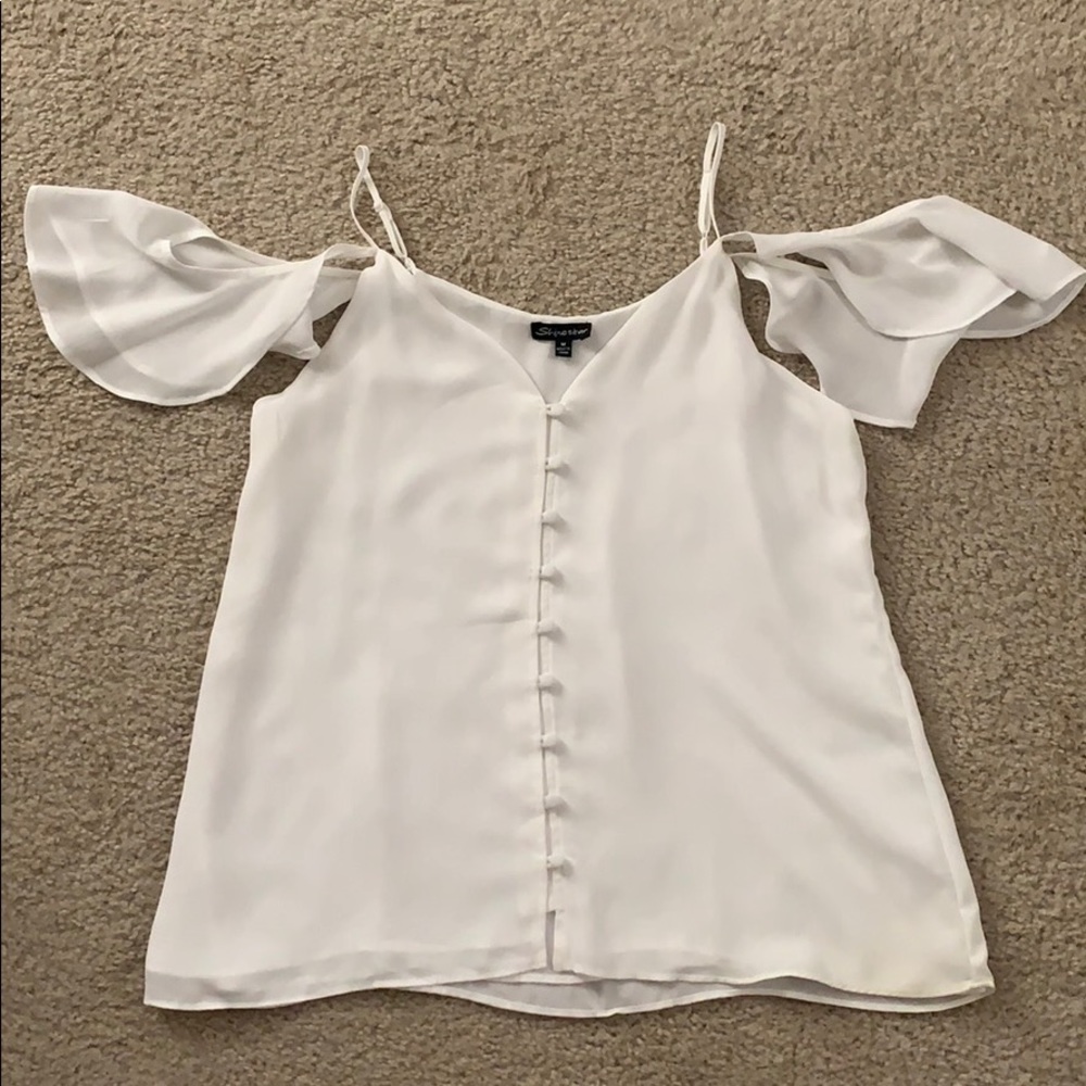 White fluttery top